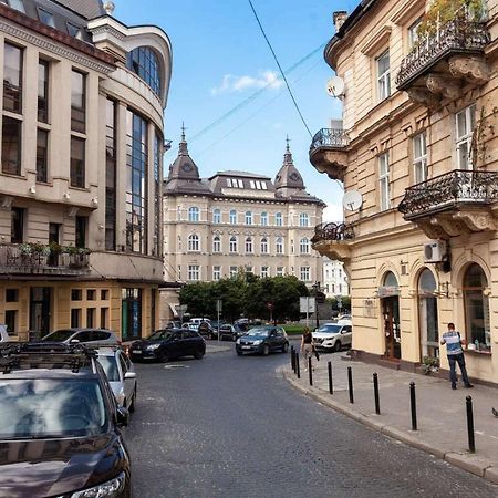 Lovely Apartment On Drahomanova Street Lviv Buitenkant foto