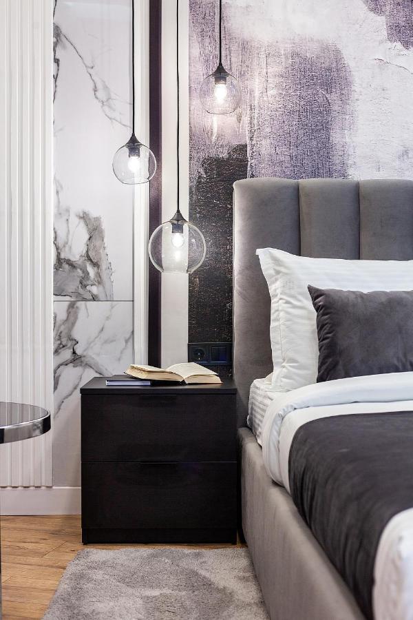 Lovely Apartment On Drahomanova Street Lviv Buitenkant foto