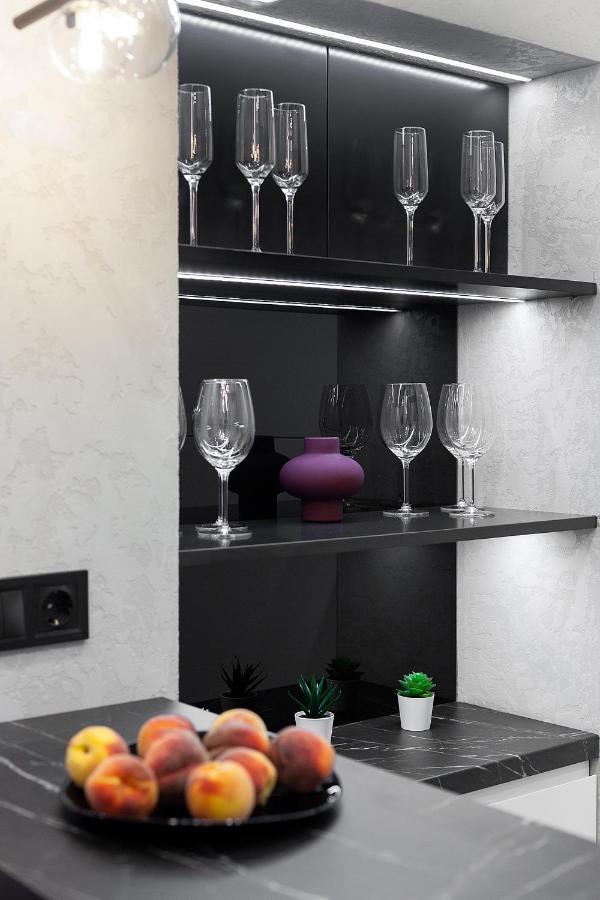 Lovely Apartment On Drahomanova Street Lviv Buitenkant foto