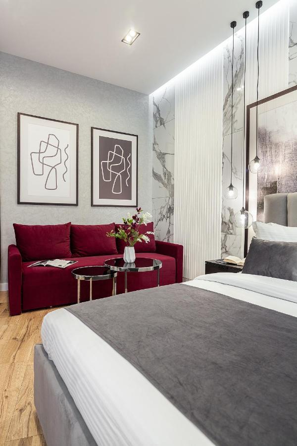 Lovely Apartment On Drahomanova Street Lviv Buitenkant foto