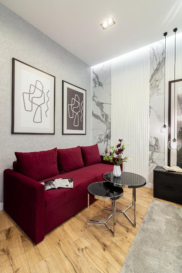Lovely Apartment On Drahomanova Street Lviv Buitenkant foto