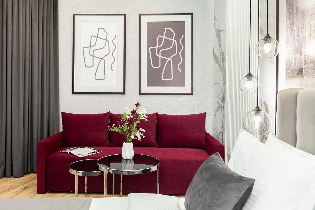 Lovely Apartment On Drahomanova Street Lviv Buitenkant foto