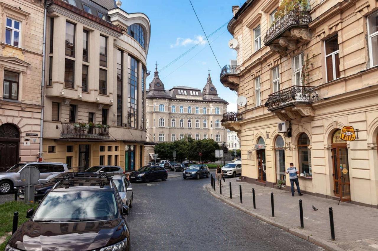 Lovely Apartment On Drahomanova Street Lviv Buitenkant foto